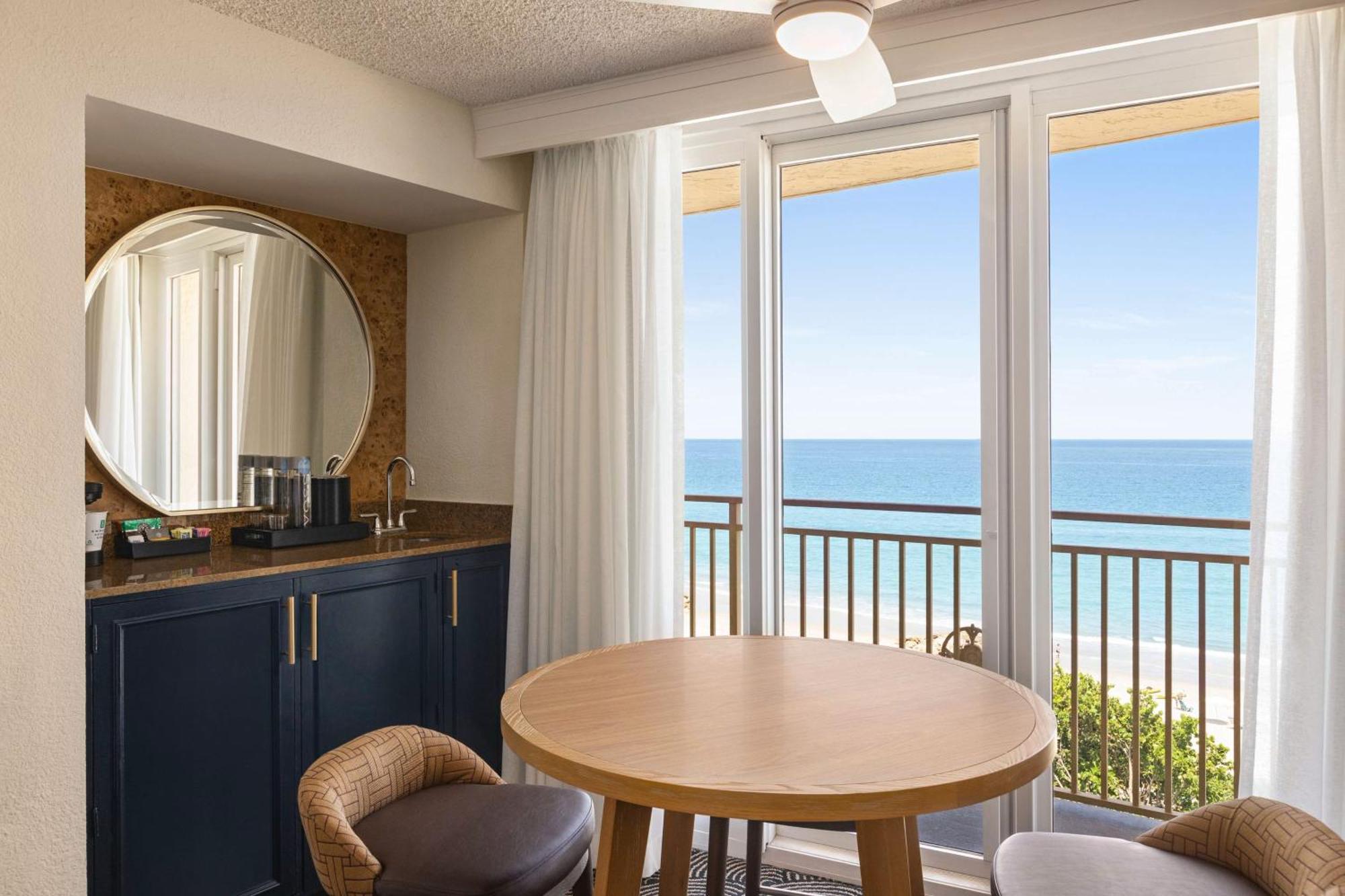 Deluxe Suite, 1 King Bed, Oceanfront, Corner Wraparound Balcony,1557812467:JPEG