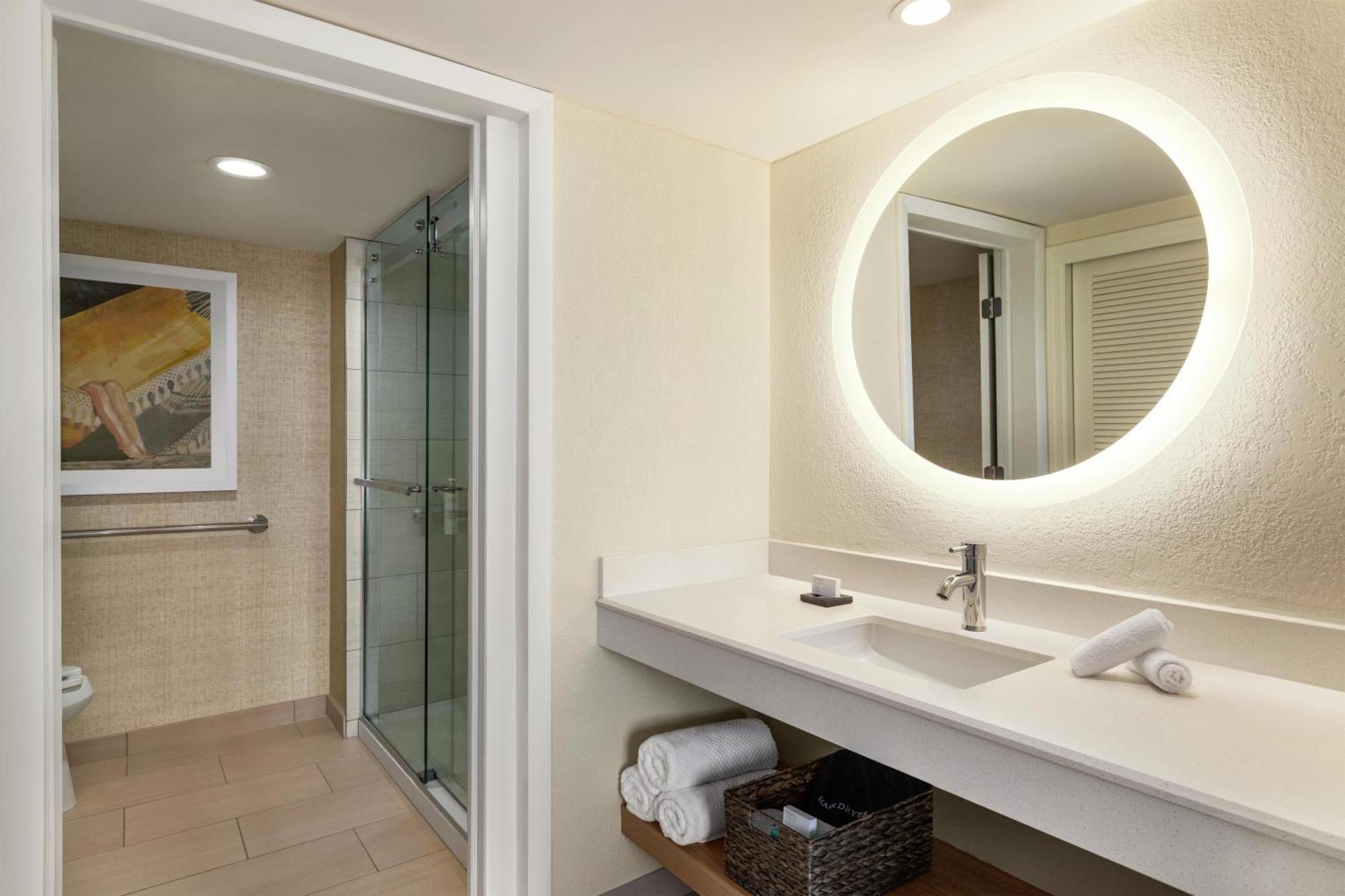 One-Bedroom King Suite Hearing Access